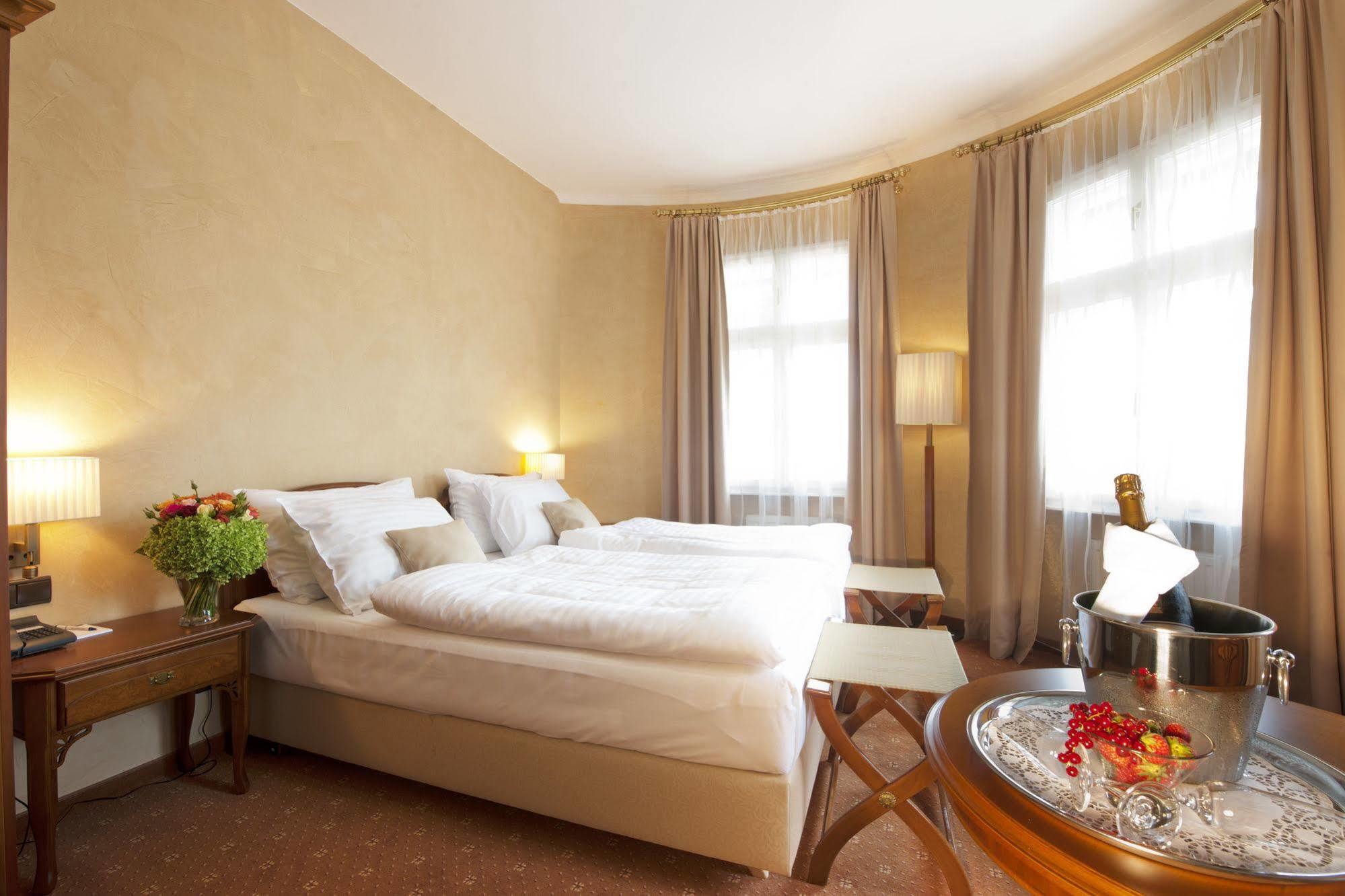 Hotel Sacher Baden Eksteriør billede